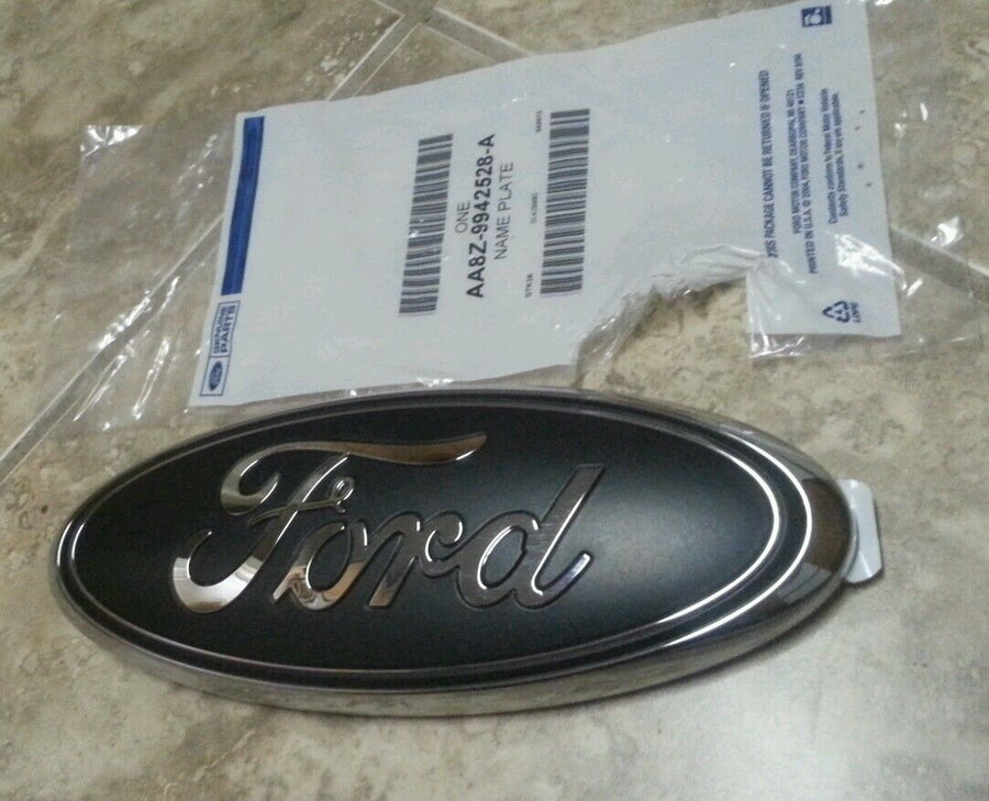 Ford emblem 9" w/o backup camera 2010-2014 matte black