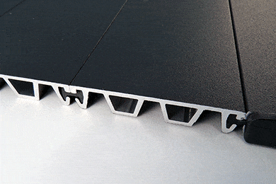 Pace Edwards UltraGroove Electric Metal Tonneau Cover